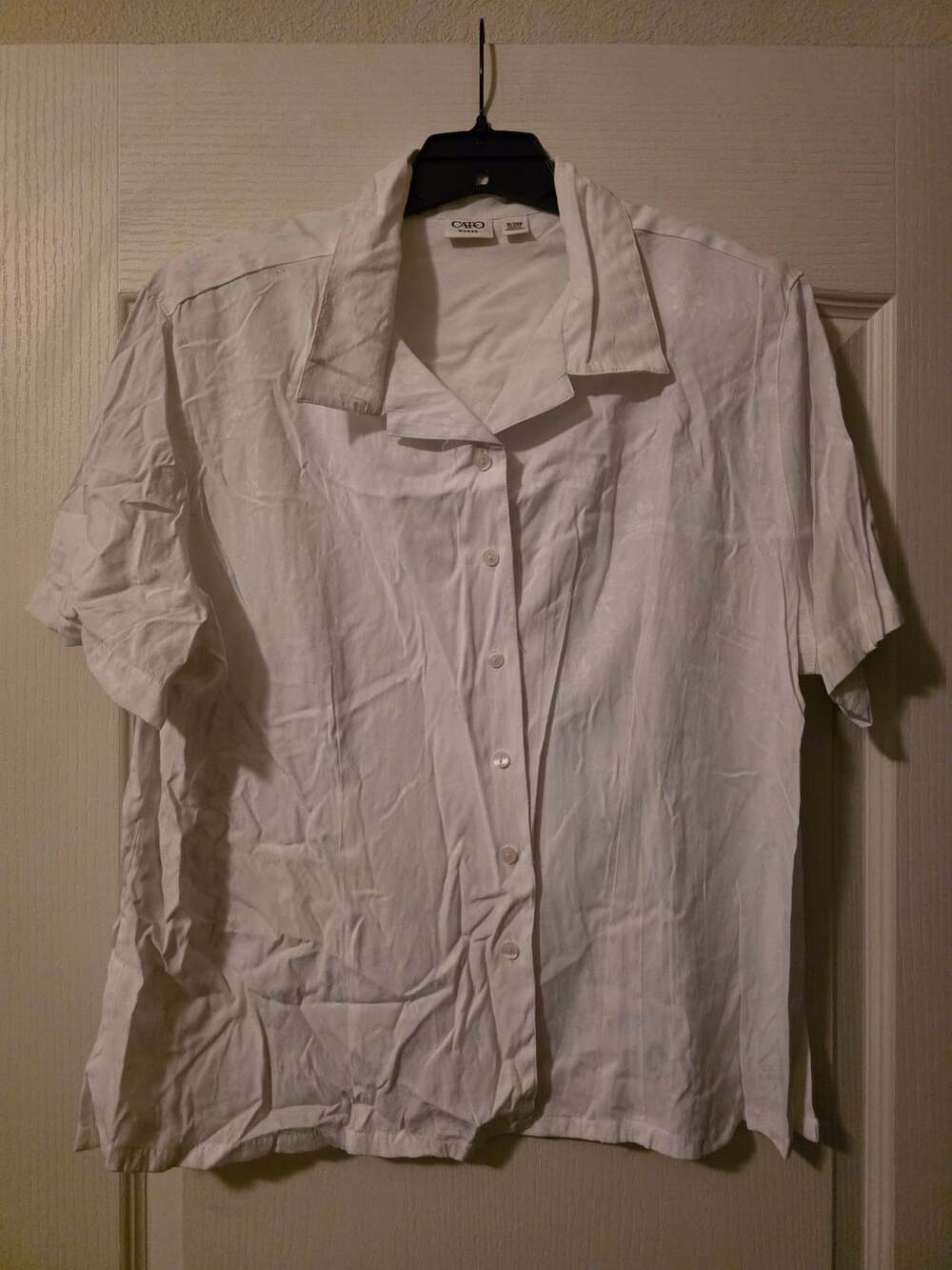 Cato Woman Short Sleeve Button Down Shirt Size 18/20W White